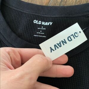 NWT Black OLD NAVY LONG SLEEVE